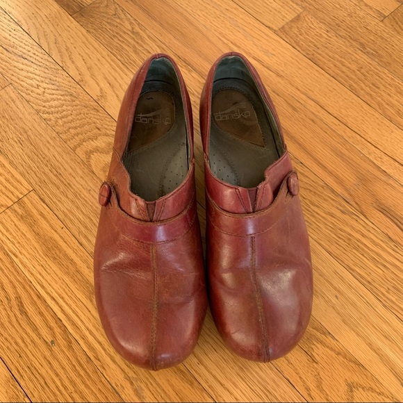 Dansko clogs leather upper button and strap detail burgundy size 40 - Picture 10 of 10